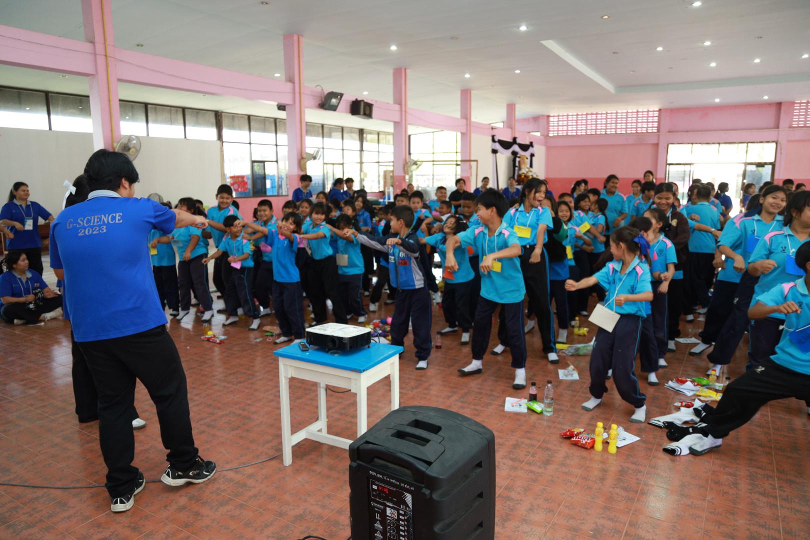 384. วันที่ 27 มกราคม 2569 โปรแกรมวิชาวิทยาศาสตร์ทั่วไป ได้จัดค่ายสเต็มศึกษาให้กับนักเรียนชั้นประถมศึกษาปีที่1-6 ณ โรงเรียนอนุบาลคลองขลุง จ.กำแพงเพชร